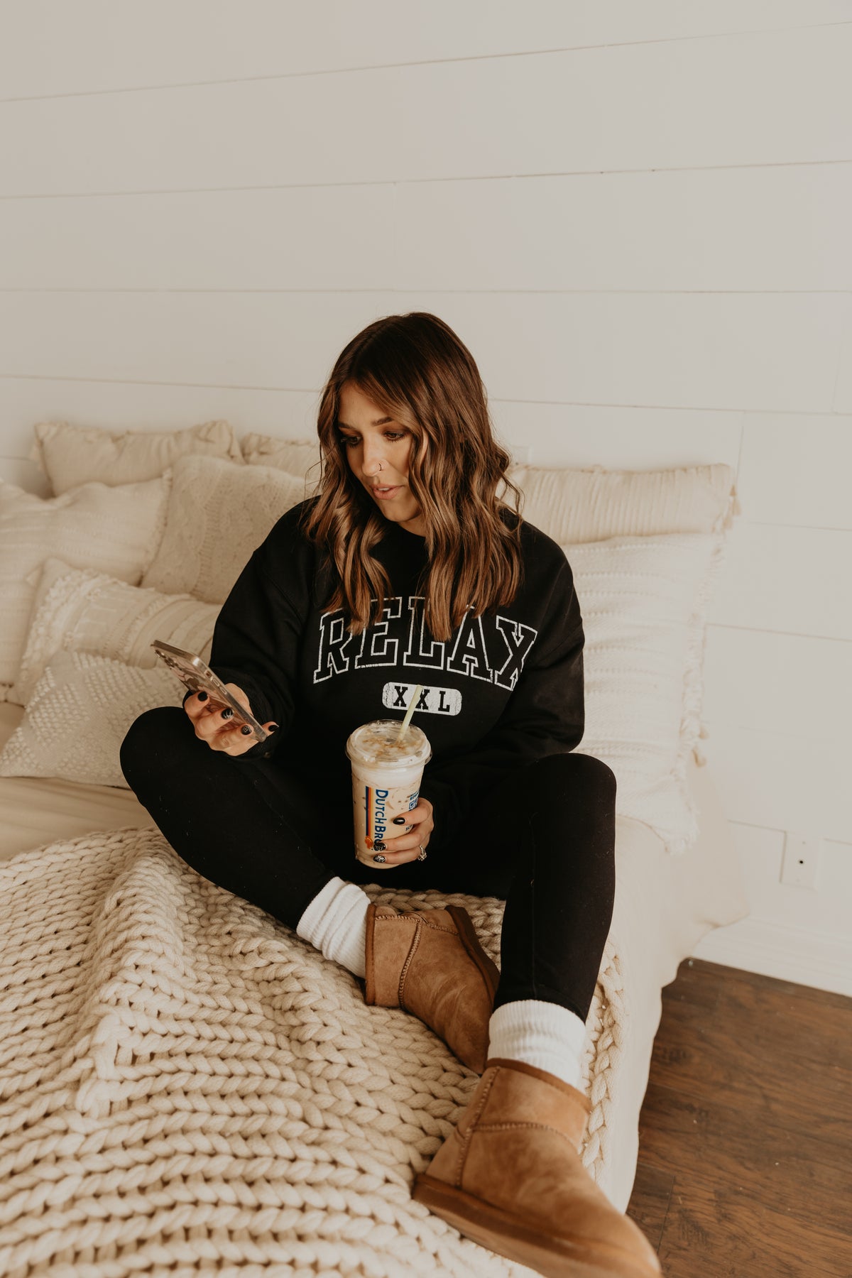 RELAX Cropped Distressed Sweatshirt